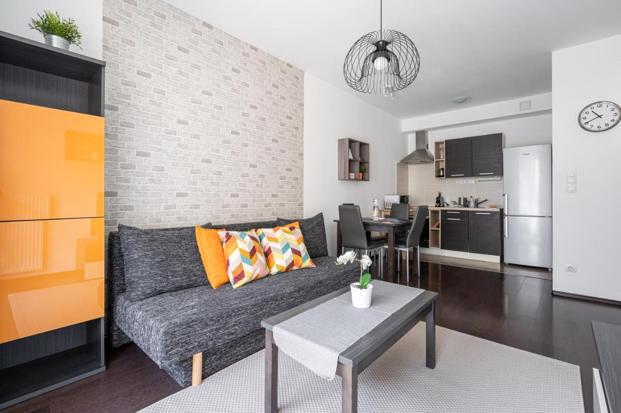 City Center Corvin Suite Apartment บูดาเปสต์ ภายนอก รูปภาพ
