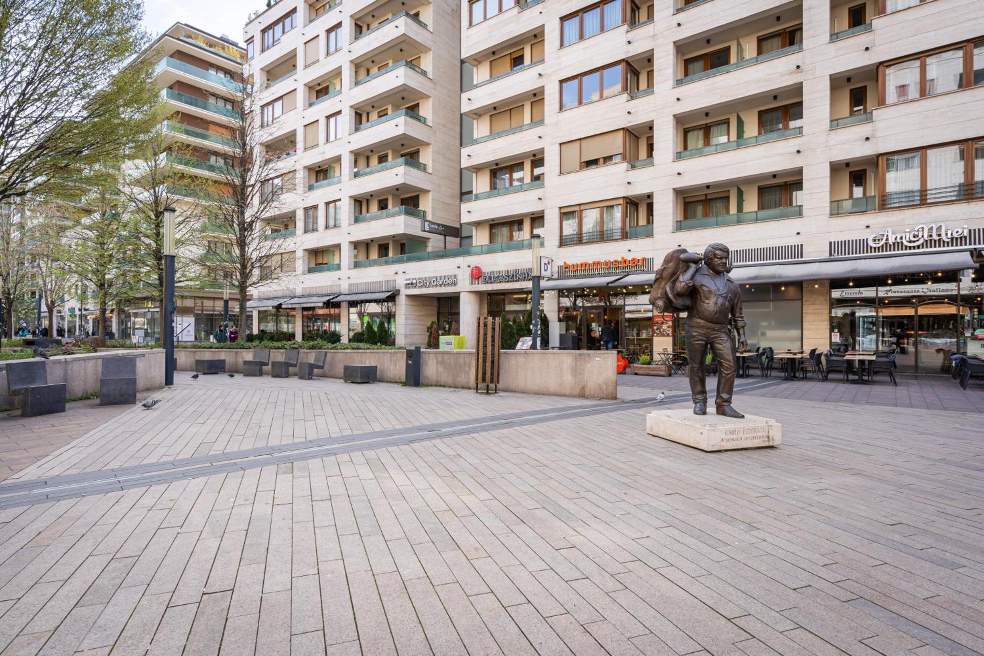 City Center Corvin Suite Apartment บูดาเปสต์ ภายนอก รูปภาพ